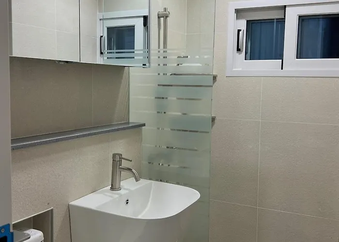 301 Newly Opened Yeonnam, Hongdae 5 Minutes Airport Bus Yeonhui Private 4-person Wood-finished, Bright Space Appartement Séoul