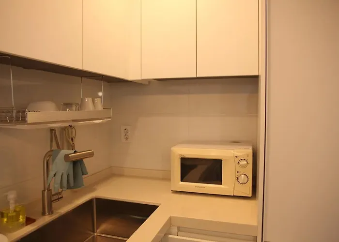 301 Newly Opened Yeonnam, Hongdae 5 Minutes Airport Bus Yeonhui Private 4-person Wood-finished, Bright Space * Séoul