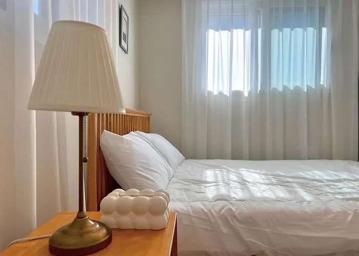 301 Newly Opened Yeonnam, Hongdae 5 Minutes Airport Bus Yeonhui Private 4-person Wood-finished, Bright Space Appartement