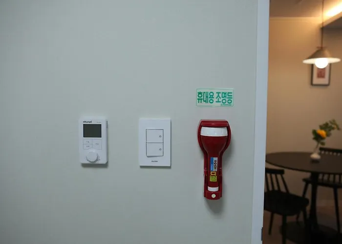 Appartement 301 Newly Opened Yeonnam, Hongdae 5 Minutes Airport Bus Yeonhui Private 4-person Wood-finished, Bright Space