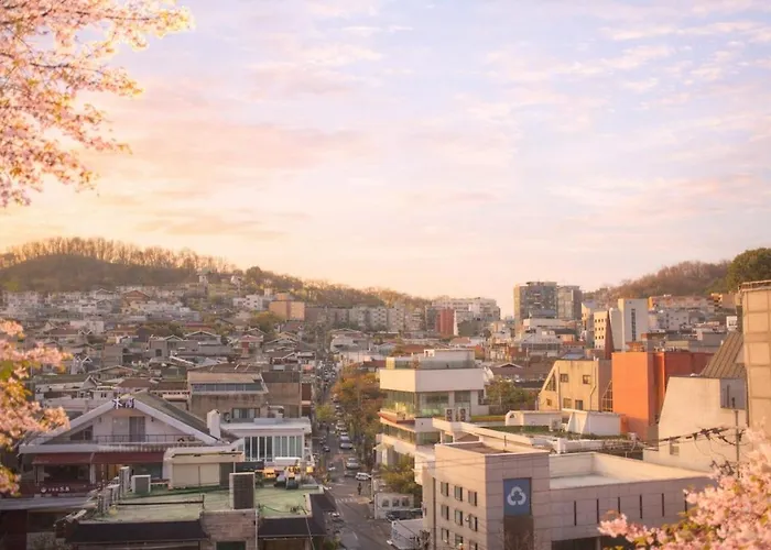 301 Newly Opened Yeonnam, Hongdae 5 Minutes Airport Bus Yeonhui Private 4-person Wood-finished, Bright Space Appartement *