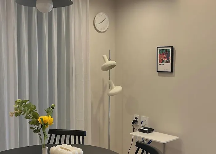 301 Newly Opened Yeonnam, Hongdae 5 Minutes Airport Bus Yeonhui Private 4-person Wood-finished, Bright Space Appartement