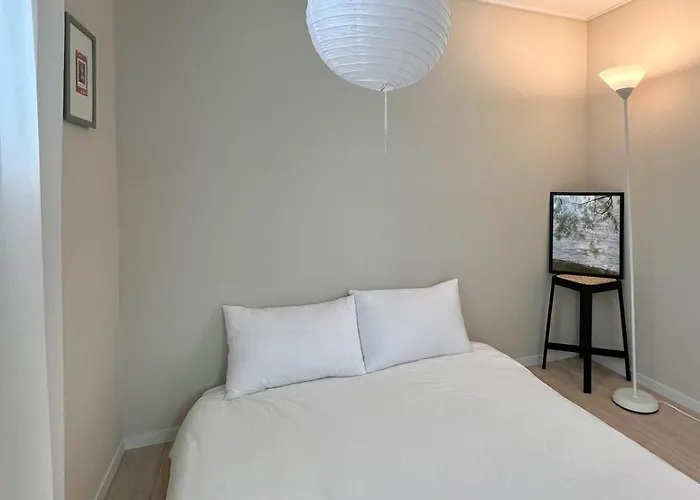 301 Newly Opened Yeonnam, Hongdae 5 Minutes Airport Bus Yeonhui Private 4-person Wood-finished, Bright Space Appartement *