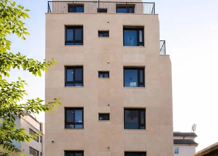 301 Newly Opened Yeonnam, Hongdae 5 Minutes Airport Bus Yeonhui Private 4-person Wood-finished, Bright Space Appartement Séoul
