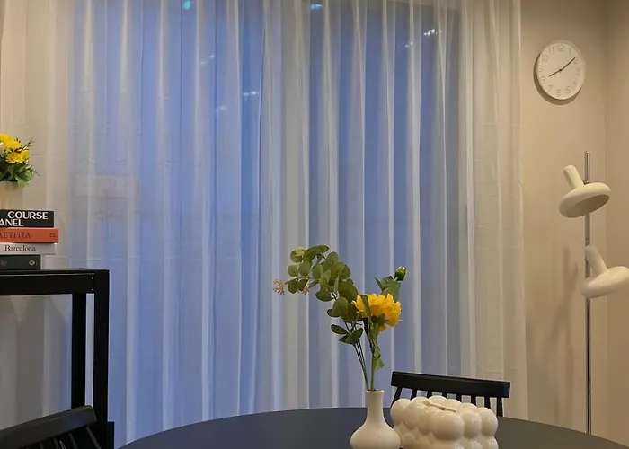 301 Newly Opened Yeonnam, Hongdae 5 Minutes Airport Bus Yeonhui Private 4-person Wood-finished, Bright Space Appartement