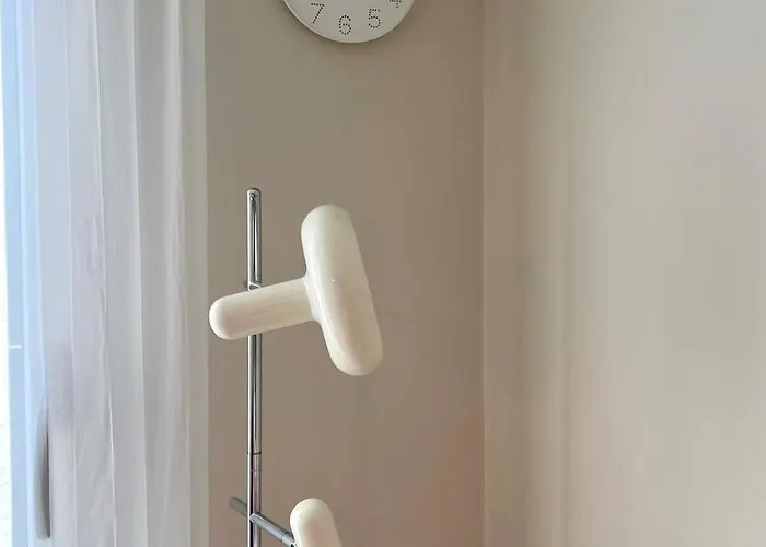 301 Newly Opened Yeonnam, Hongdae 5 Minutes Airport Bus Yeonhui Private 4-person Wood-finished, Bright Space Appartement Séoul